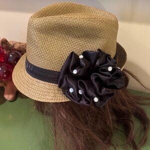 Peter Grimm paper hat in green and black